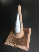 Load image into Gallery viewer, Howlite long tear shaped ring