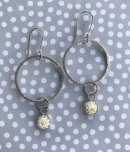 Load image into Gallery viewer, Vintage daisy drop hoop earrings
