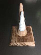 Load image into Gallery viewer, Howlite long tear shaped ring