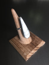 Load image into Gallery viewer, Howlite long tear shaped ring