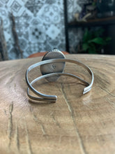 Load image into Gallery viewer, Vintage mother of pearl cardinal cuff bracelet