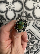 Load image into Gallery viewer, Flower power turquoise ring
