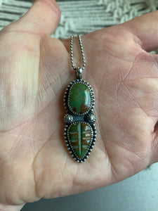 Green turquoise and leaf pendant necklace