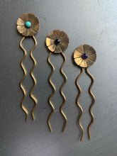 Load image into Gallery viewer, Brass flower hair pin
